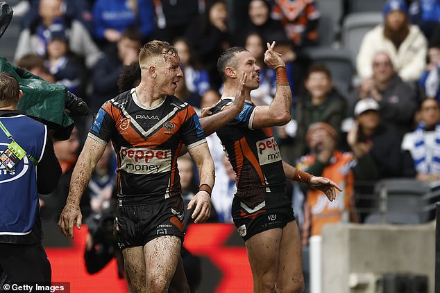 Naden (Right) Was Also Seen Performing The Symbol During The Match, Which Is Said To Be Akin To The Arabic Version Of A Middle Finger