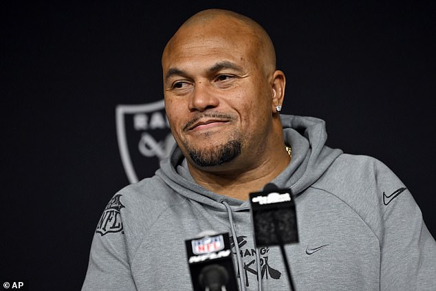 Pierce Is A Guest Of Chiefs Defensive Coordinator Steve Spagnuolo To Gain Every Advantage