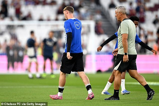 Palmer Was Spotted Leaving The Pitch Before The End Of Chelsea's Warm-Up After Suffering An Injury