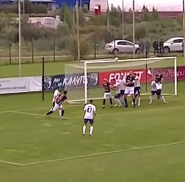 Former Nba Star Podkolzin Had A Good Chance To Score With A Header Inside The Six-Yard Box
