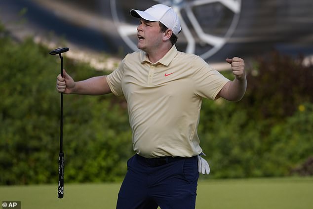 Macintyre Lets Out A Roar After Sinking A Long Birdie Putt At The Final Hole Of Round Three