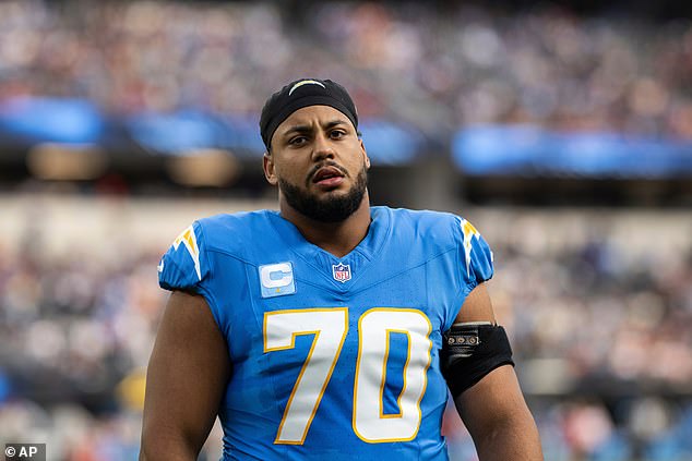 Chargers Offensive Tackle Rashawn Slater Was Carted Off The Field During Thursday's Practice