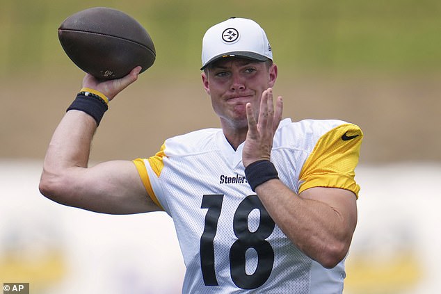 Steelers Quarterback Will Howard Suffered A Fracture In His Hand After Banging It In Practice