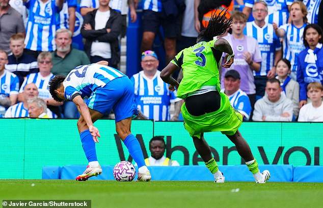 Calvin Bassey's Shorts Fell Rpepeatedly During Fulham's 1-1 Draw With Brighton On Saturday
