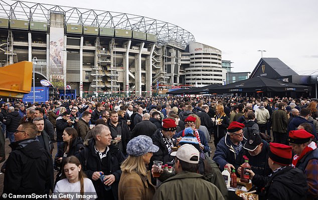 I’ll Be Honest: The Twickenham Matchday Experience Is Just Awful - It's Ruined By People Constantly Getting Up And Down To Go To The Toilet Or The Bar (Or Both!)