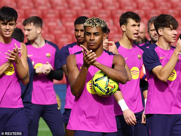 Yamal And His Team-Mates Were Met With An Adoring Applause By The Adoring Barca Fans