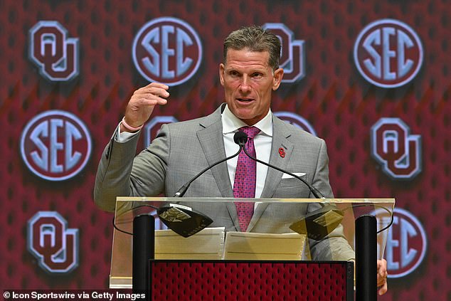 Oklahoma Is Letting Fans Attend Press Conferences After Football Games (Seen: Brent Venables)