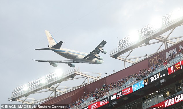 The Plane Flew Low Over Northwest Stadium During The First Quarter Of Commanders Vs Lions
