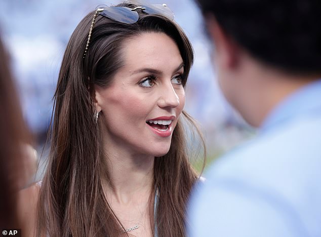 She Appeared To Send A Message To Her Haters Through The 'Banned' Necklace She Wore