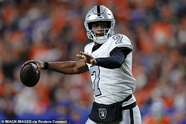 Geno Smith Threw Another Interception On Thursday Night And Got Injured Against Denver