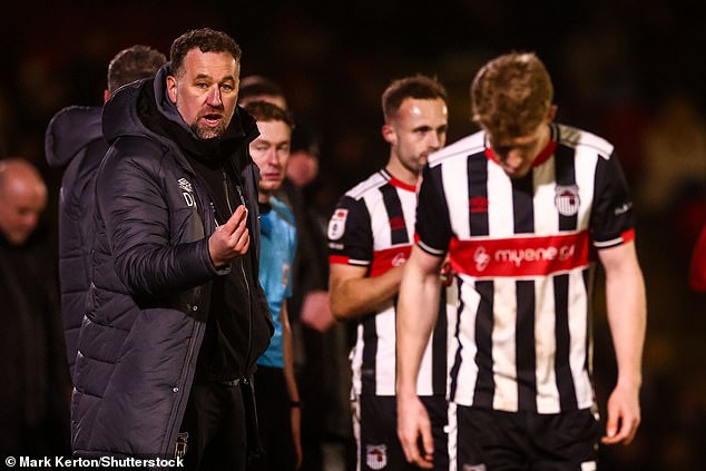 Grimsby Sit 10Th In League Two But Will Be Full Of Belief With Wolves Rock Bottom In The Top Flight