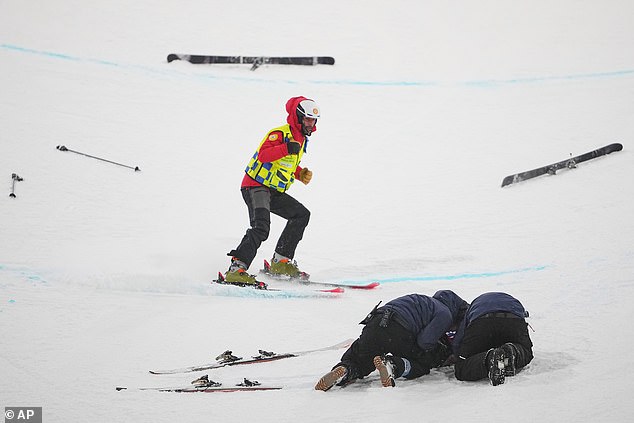 Medical Staff Respond After Canada's Cassie Sharpe Crashed During Women's Freestyle