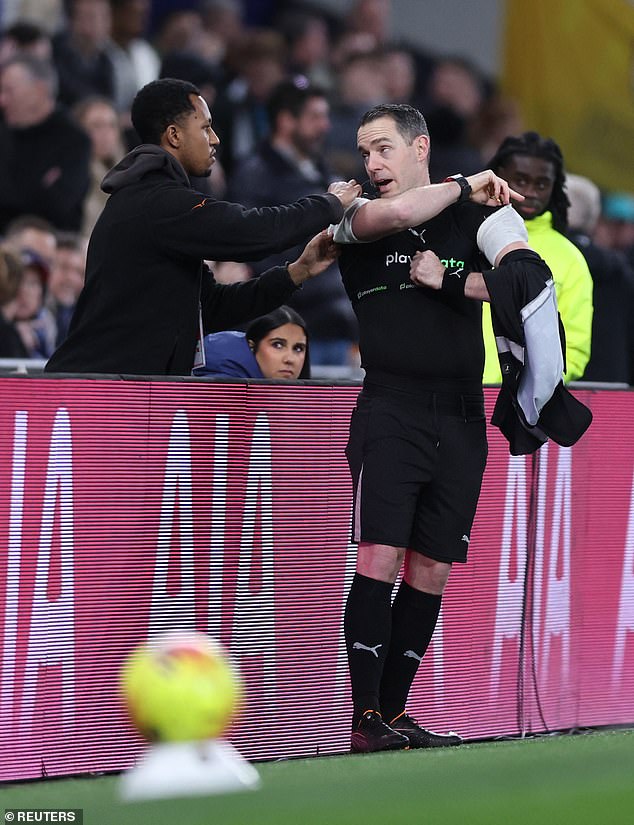 Linesman Eddie Smart Also Suffered Issues Ahead Of The Start Of The Second Half, Causing Further Delays