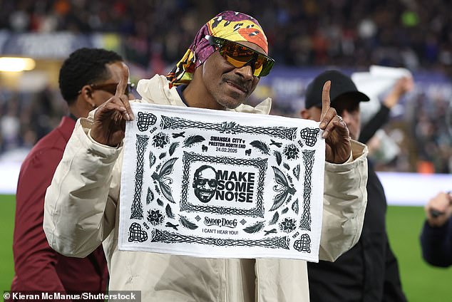 All Supporters Were Given A Special Snoop Dogg Towel Which They Twirled Before The Game