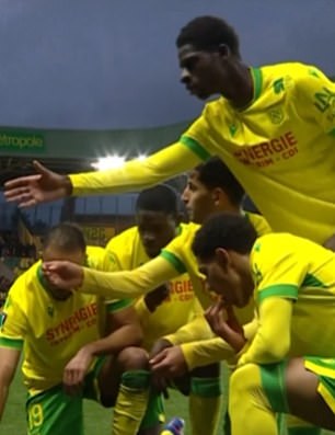 Five Nantes Player Ate Dates And Took On Water During The Stoppage In Play On Sunday