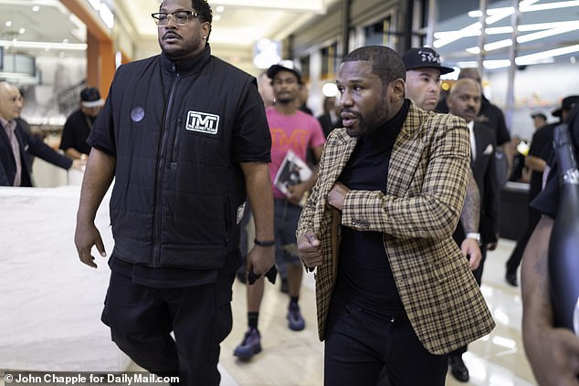 Fans Clamoured For Photos With Him As He Made His Way To Eight Lounge, A Chic Cigar Spot