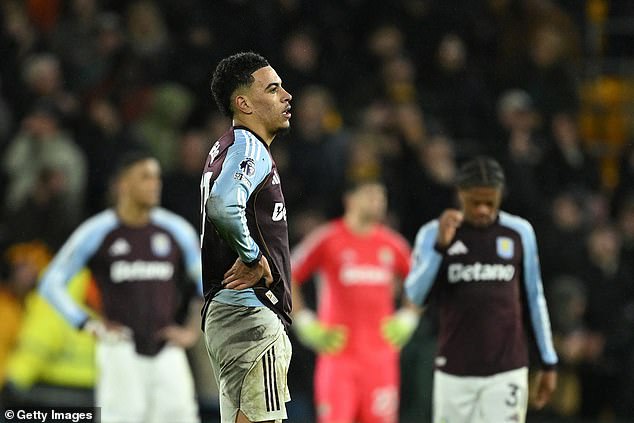 Neville Believes Aston Villa Are Looking Vulnerable And Will Battle With Chelsea To Finish Fifth