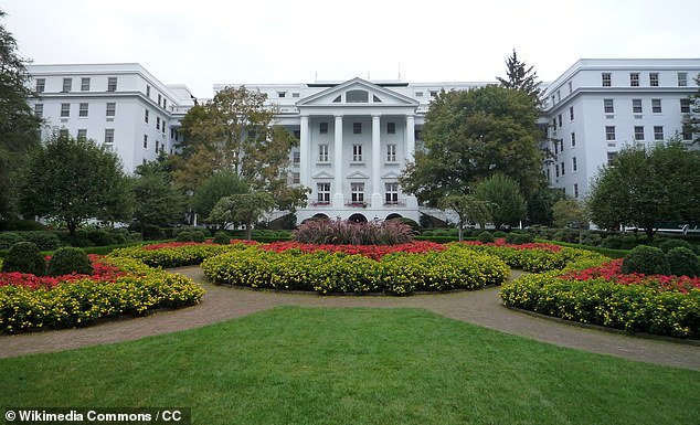 The Giants Will Be Training For A Few Weeks At The Greenbrier Resort In West Virginia